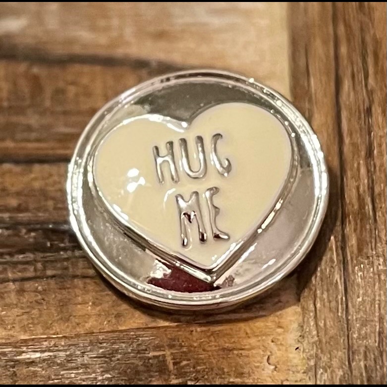 Magnolia & Vine 18mm “Hug Me” Snap